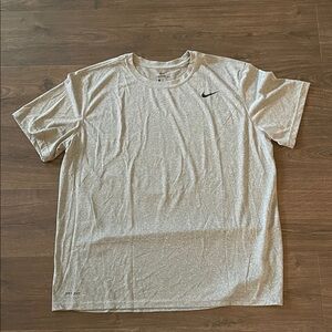 Nike Dri-Fit Light Gray Short Sleeve Athletic Tee w/ Black Swoosh, Size XL